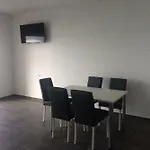 Adria 2 Apartamento *