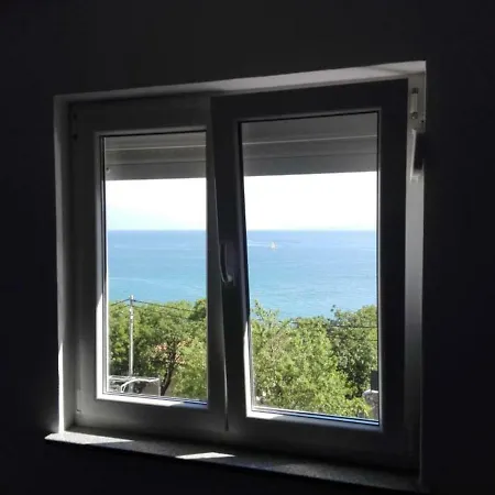 Apartment Adria 2 *